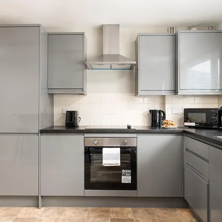 Dom wakacyjny Long Stays-sleeps 9-parking-by Fabaccommodation *